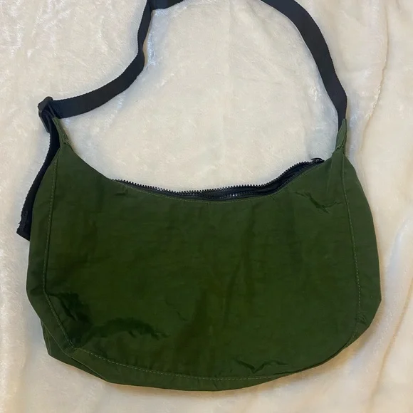 BAGGU Bay Laurel Medium Crescent Bag - Picture 3 of 15